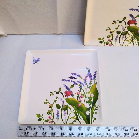 (2) Crabtree & Evelyn Square 9.5"x 9.5" Ceramic Dinner Plates with Floral Design - Picture 10 of 11